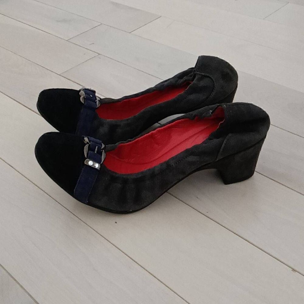 Almafi by Rangoni Women's Tri-Colored Elasticized Slip-on Heel Black Size 8.5 M